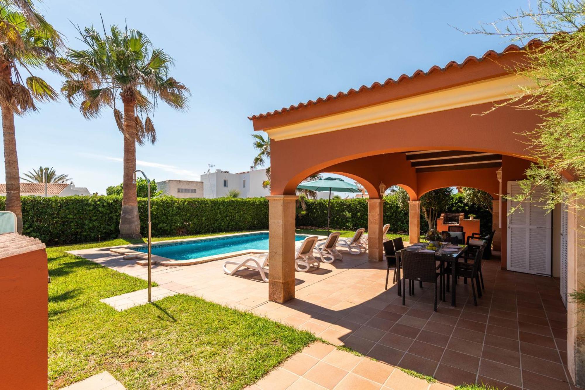 Begonias Villa Cala'N Bosch (Menorca)