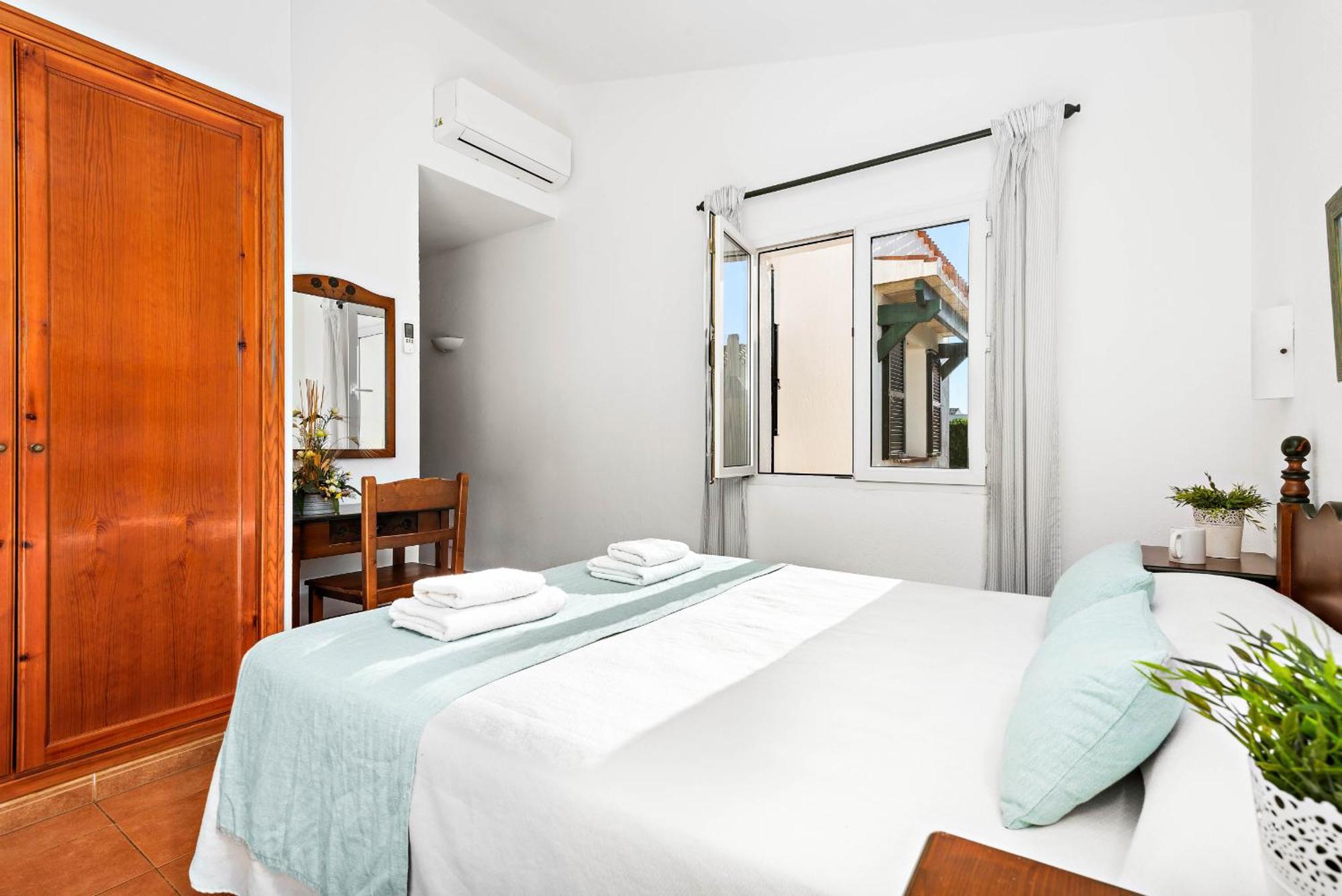 Begonias Villa Cala'N Bosch (Menorca)